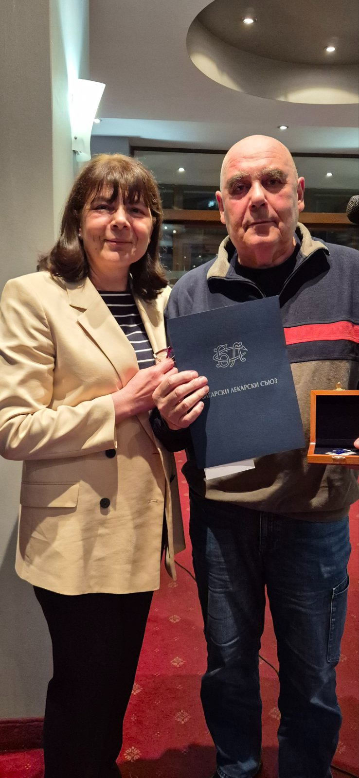 илюстративна синмка 2 на Д-р Павел Хаджиев и д-р Огнян Георгиев с отличия в Деня на българския ...